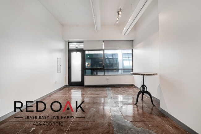 Building Photo - 430 S Broadway Unit 409