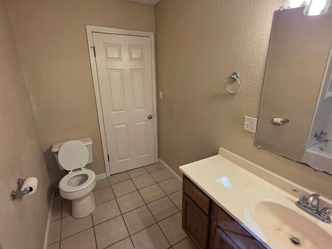 Photo - Charming 3 bedroom close to campus and I49