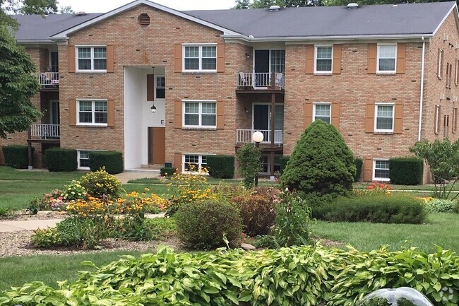 One of 6 identical buildings - Williamstown Apartments