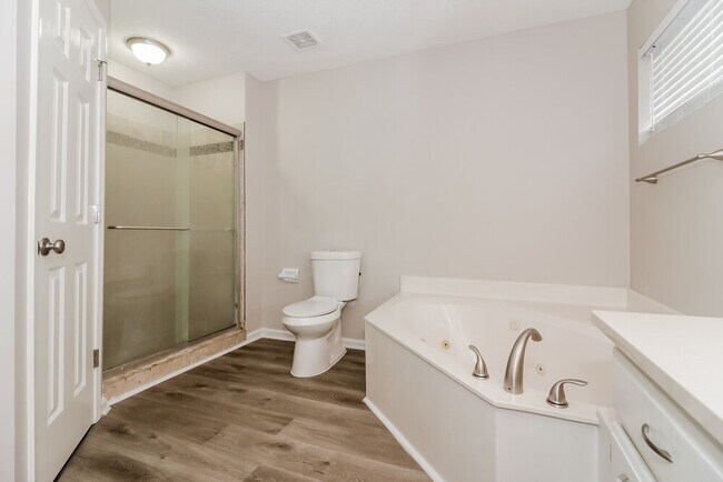 Photo - 7558 Fox Hunt Dr E