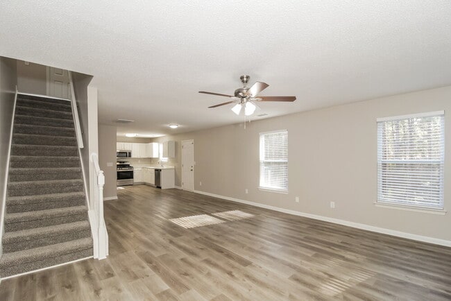 Photo - 4207 Arnolds Mill Overpass