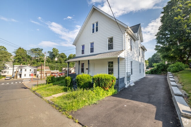 Building Photo - 10 Perry Hill Rd Unit 1 Rental