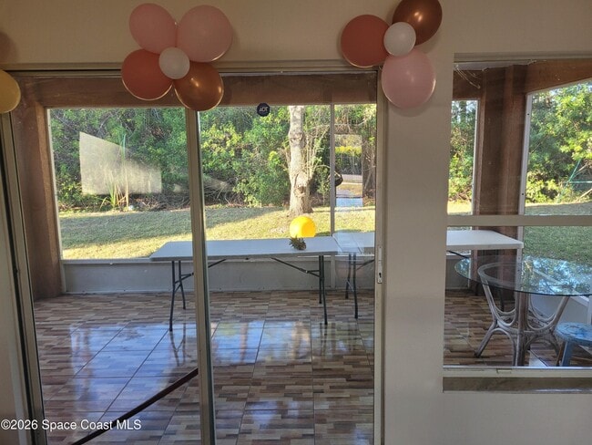 Photo - 231 Alcantarra St NW