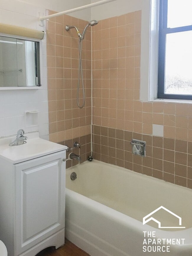 Photo - 2890 N Clark St Unit 3