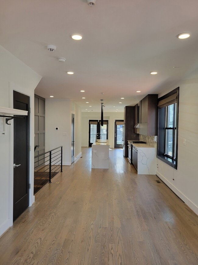 Photo - 724 Taylor St NW