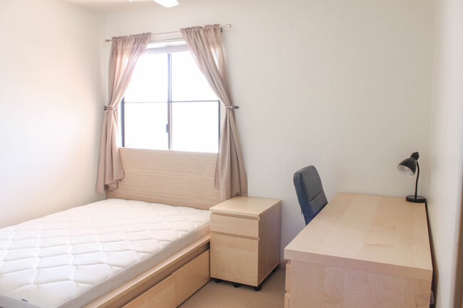 1005 E 8th St Unit 2009