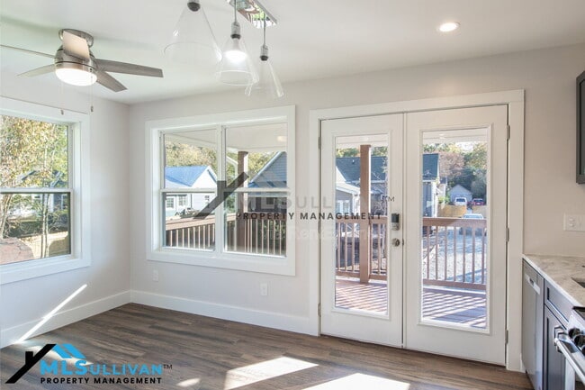 Photo - 911 Carolina Ave