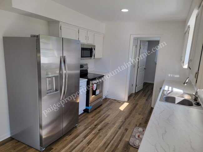 Photo - 2 Bed 1 Bath Bungalow on College