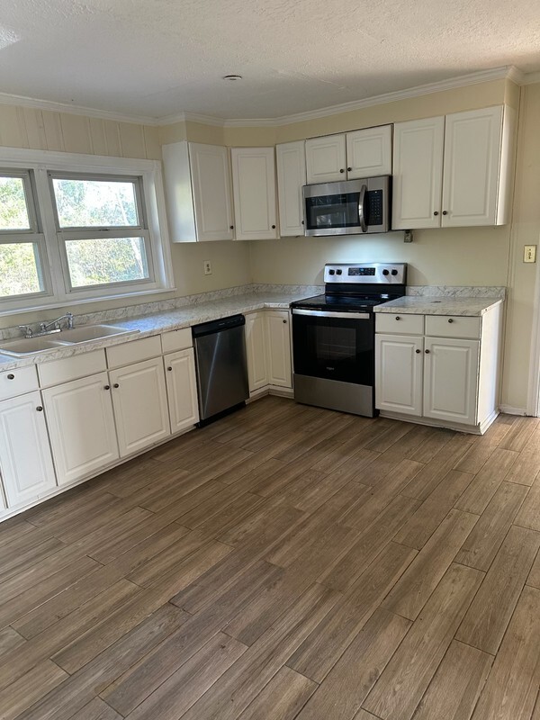 Photo - 204 Pineview Dr