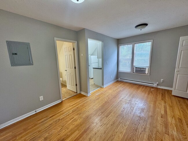 Building Photo - 727 3rd St N Rental