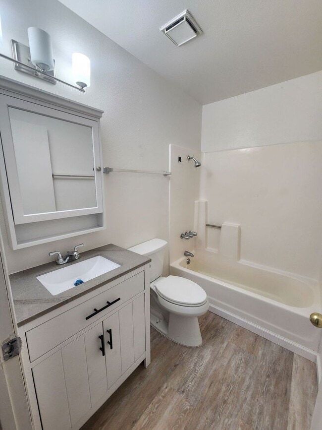 Photo - Alamo Apartments 6341 Unidad H