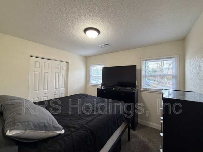 Photo - 391 Hospital Dr