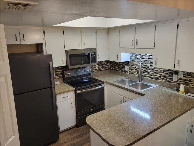 Photo - 114 Windtree Ln Unit 204