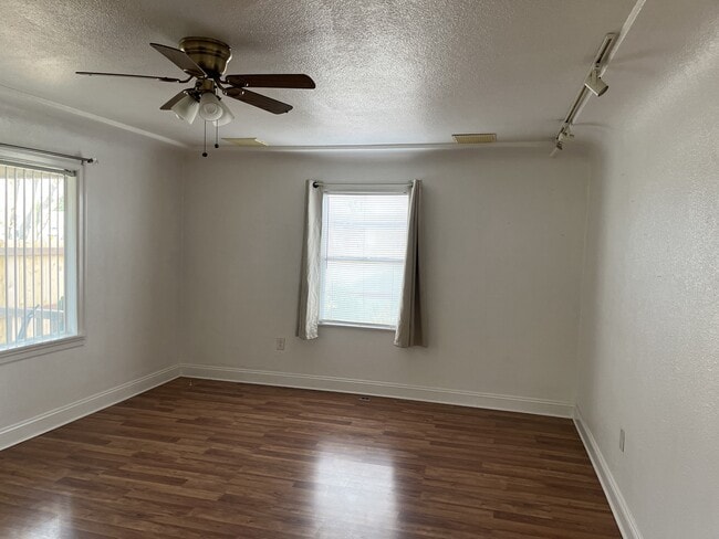 Photo - 901 Castaic Ave