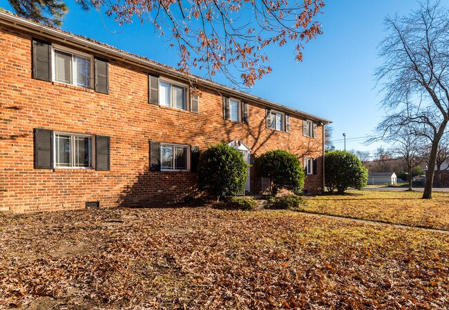 Photo - Deering Manor