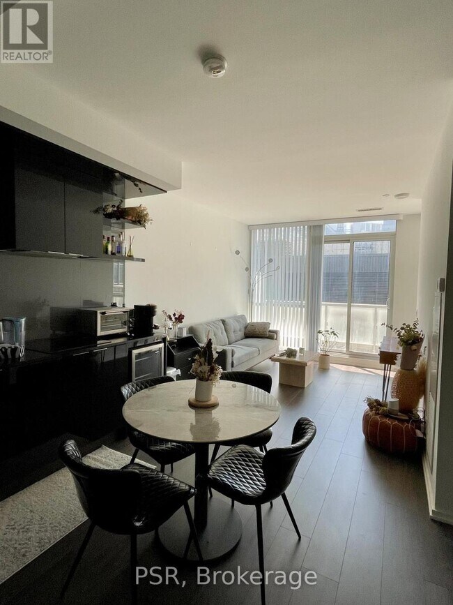 Photo - 70 Temperance St Unité 2707