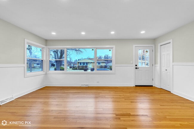 Photo - 4938 W Randolph St