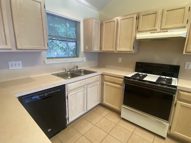 Photo - 2222 Havenhouse Dr