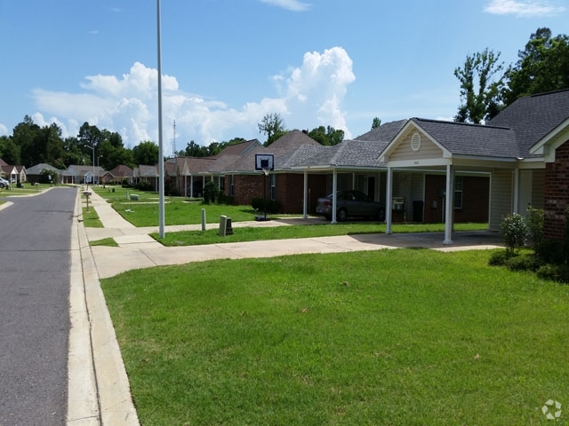 Building Photo - Rapides Homes