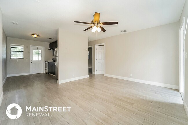 61 NW 48th St