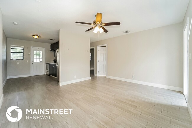 Photo - 61 NW 48th St