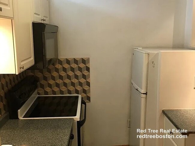 Building Photo - 702 Massachusetts Ave