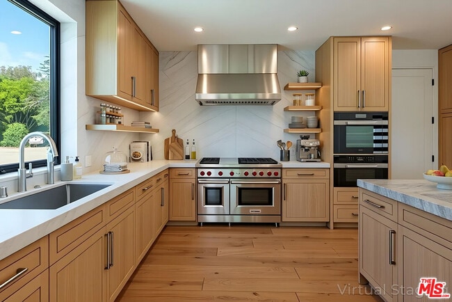 Photo - 382 Aderno Way