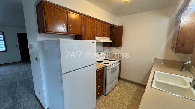 Photo - Charming 2BD/1BA with Patio  - Milwaukie Unidad 1
