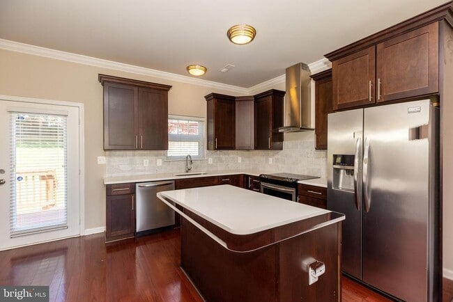 427 Woodcrest Dr SE