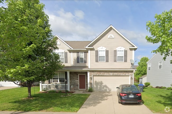 Building Photo - Charming 3-Bedroom Home Steps from Clear C...