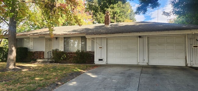 Building Photo - 8118003/37 Unit 8118003001
