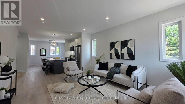 Photo - 1208 Fanshawe Park Rd E