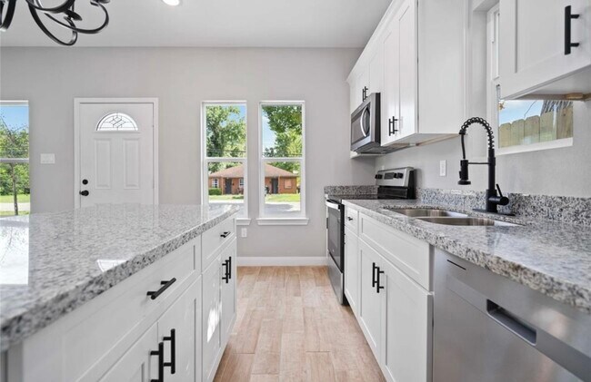 Photo - 4506 Phlox St