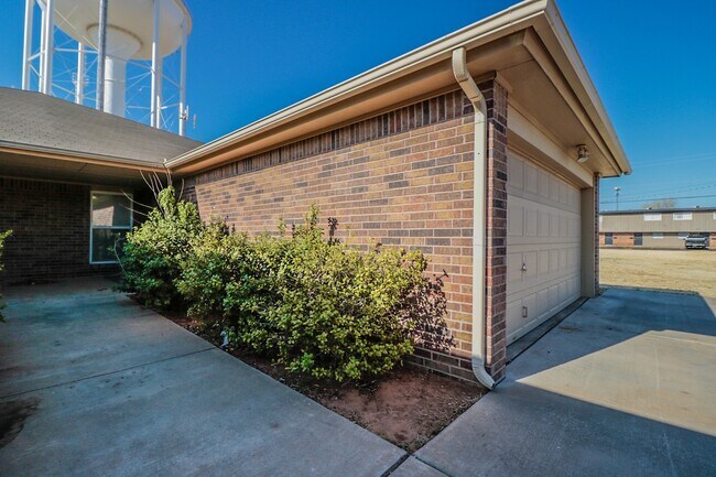 Building Photo - 3417 49th St Unit B