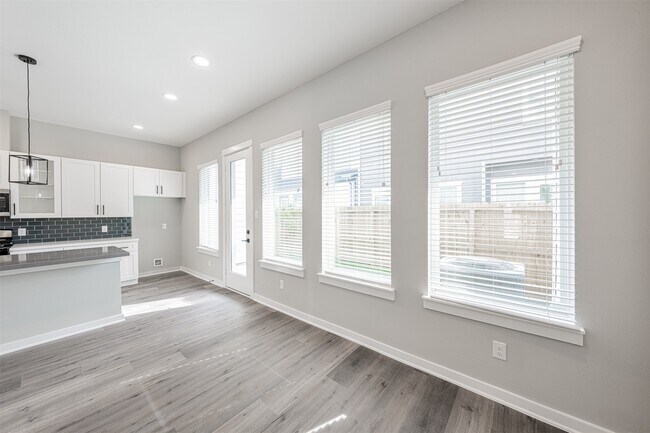 Photo - 8402 Berry Green Ln