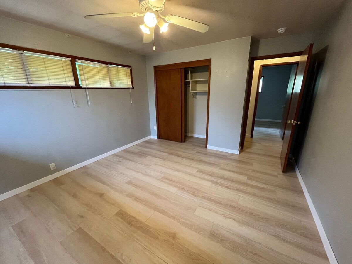 Photo - 16202 Larch Way Unit 16210