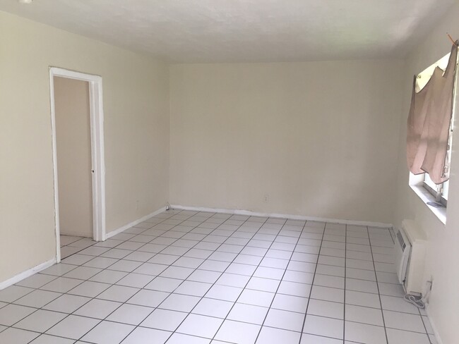Photo - 716 NW 4th Ave Unidad 2