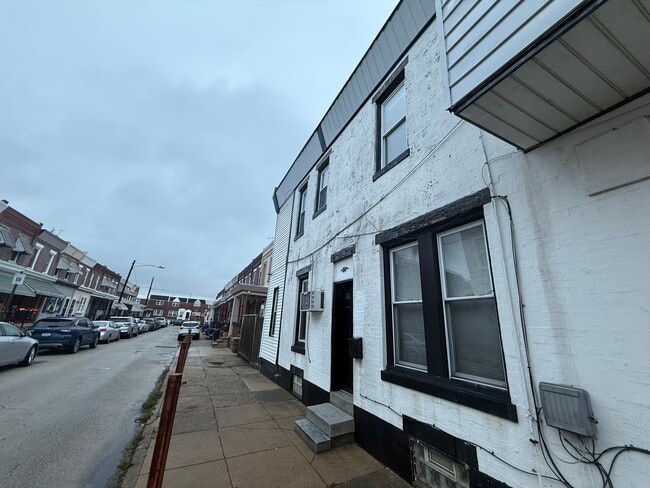 Building Photo - 4441 Richmond St Unit B