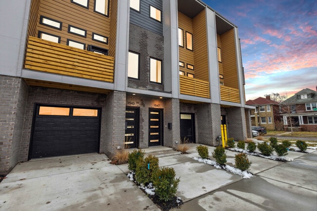 Photo - 1547 Pallister St Townhome