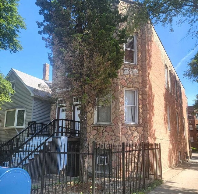 Building Photo - 5969 W Augusta Blvd