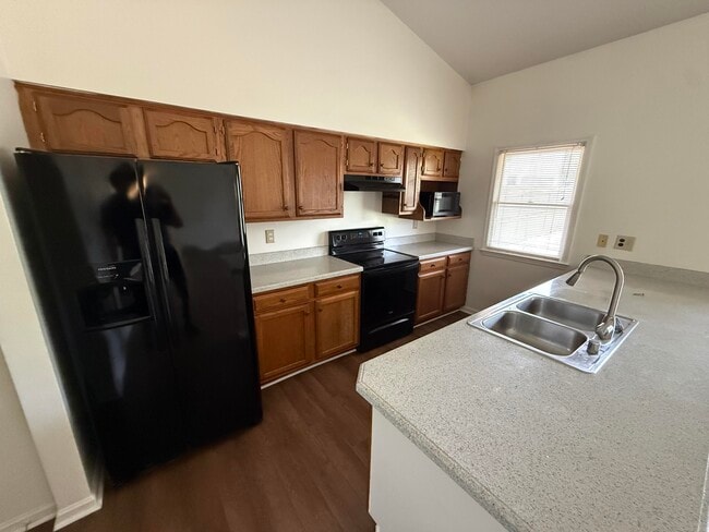 Photo - 390 Retrac Rd