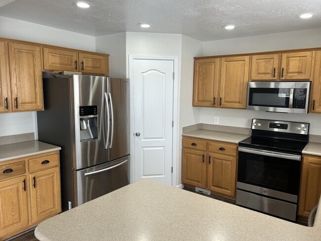 Photo - 7497 Valley Maple Dr
