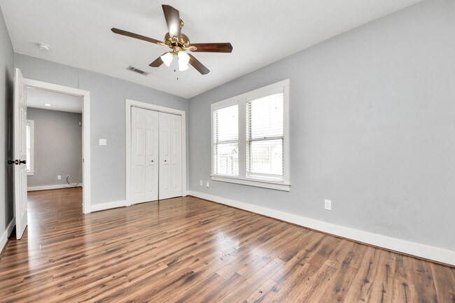 Photo - 2820 Holman St