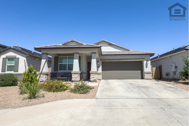 Building Photo - 40110 W Shaver Dr