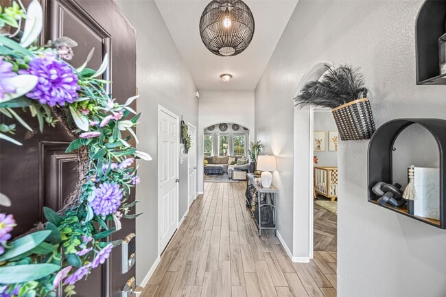 Photo - 126 Polar Bear Trl