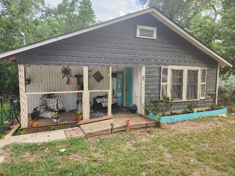 Photo - 308 Lake St