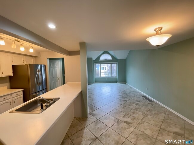 Photo - 65 Sandpiper Crescent Unit 65