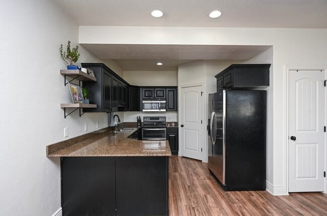 Photo - 145 E 620 S