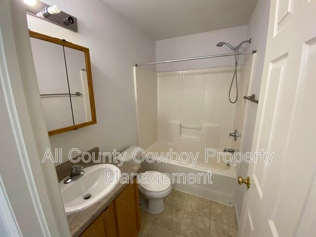 Photo - 710 W 2nd Ave