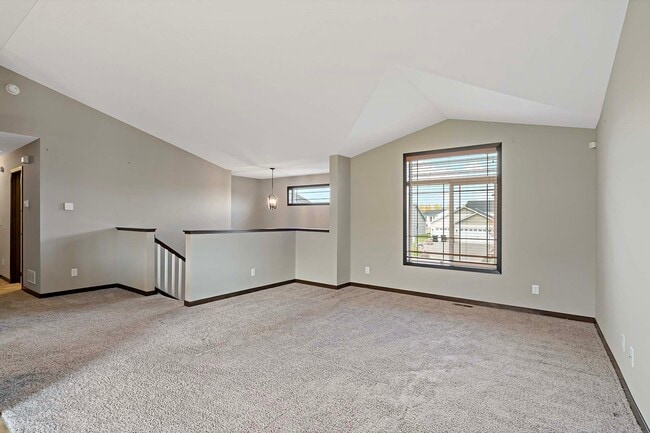 Photo - 7713 Lambert Cir NE